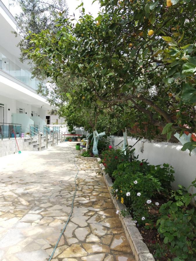 Apartments Margarita Ksamil Esterno foto