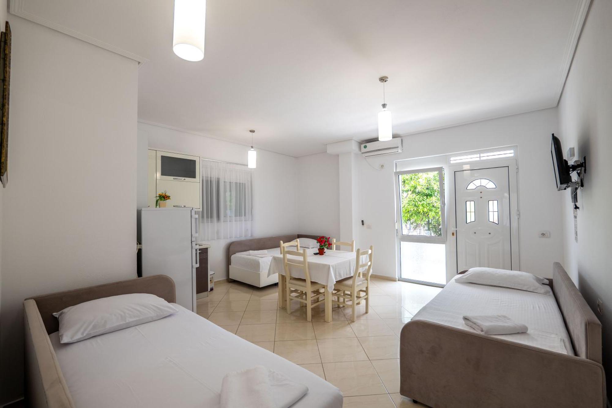 Apartments Margarita Ksamil Esterno foto